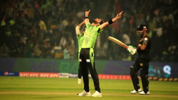 WATCH: Shaheen Shah Afridi Break Mohammad Haris’s Bat and Bowls Out Babar Azam in PSL 2023 Match