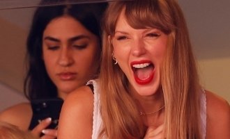Taylor Swift Joins Travis Kelce for Chiefs Victory