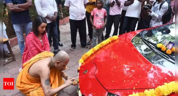 Shraddha visits temple after new Lamborghini