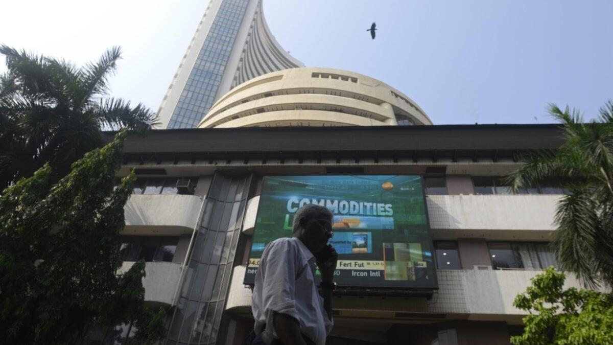 Stock Market LIVE: Gift Nifty up 100 pts, signals gap-up open above 22,000