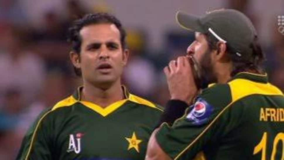 Pakistan Ball Tampering-Scandal: When Inzamam-ul-Haq Got Angry At Shahid Afridi For Biting The Ball And Getting Banned From Cricket