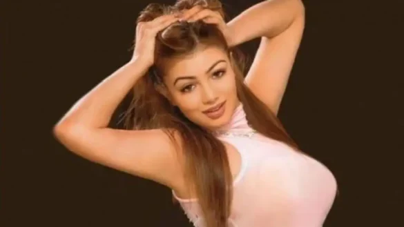 Ayesha Takia makes rare public appearance, looks unrecognizable