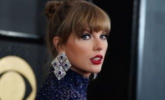 Taylor Swift’s Controversial Lyric in New Album Sparks Online Debate