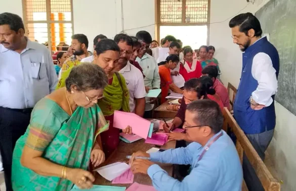 EC team reviews law & order, voter list preparation in Jharkhand