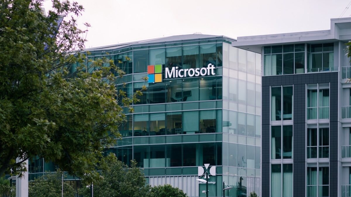 CrowdStrike Outage Disrupts Microsoft Systems Worldwide