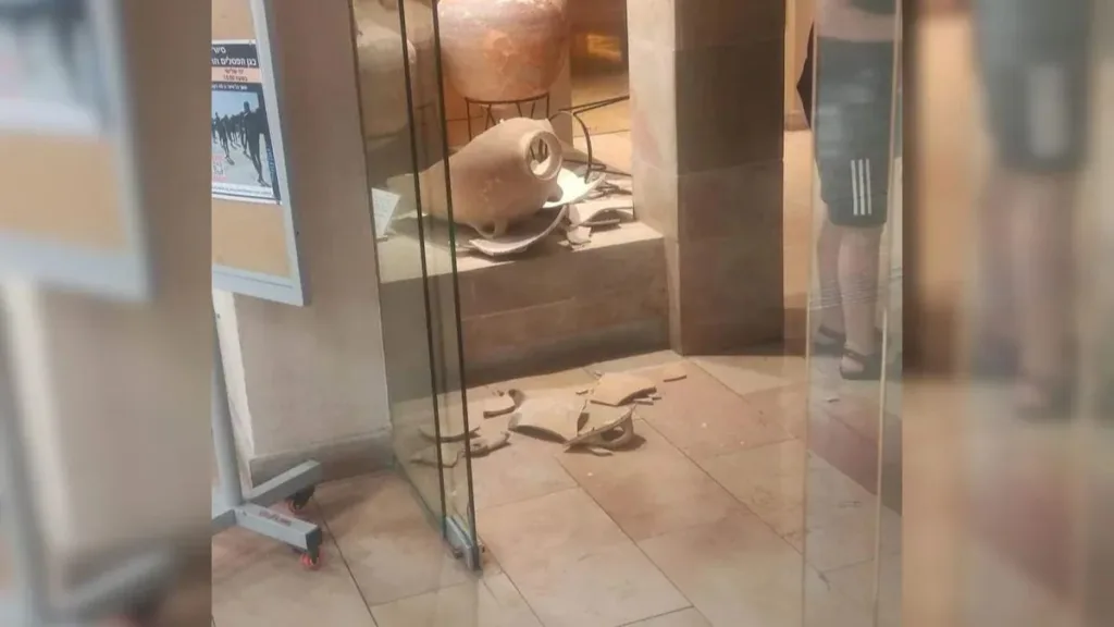 4-Year-Old Accidently Breaks 3,500-Year-Old Jar in Israel’s Hecht Museum | Republic World