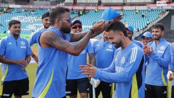 IND vs SA 3rd T20: Ramandeep Singh Gets T20I Debut Cap From Hardik Pandya In Centurion