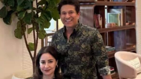 Sachin Tendulkar Celebrates Valentine’s Day With Wife Anjali Tendulkar, Video Goes Viral