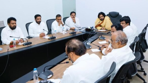 Pawan chairs meeting of party MLAs on eve of budget session