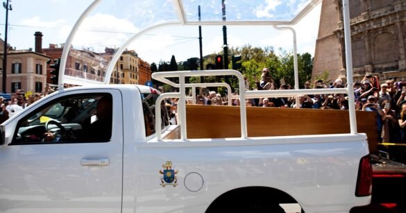 ‘Popemobile’ Turns Into Health Clinic For Gaza’s Children, As Pope Francis Wished